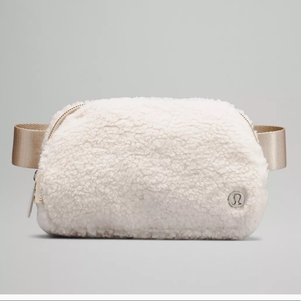 Lululemon Sherpa Belt Bag